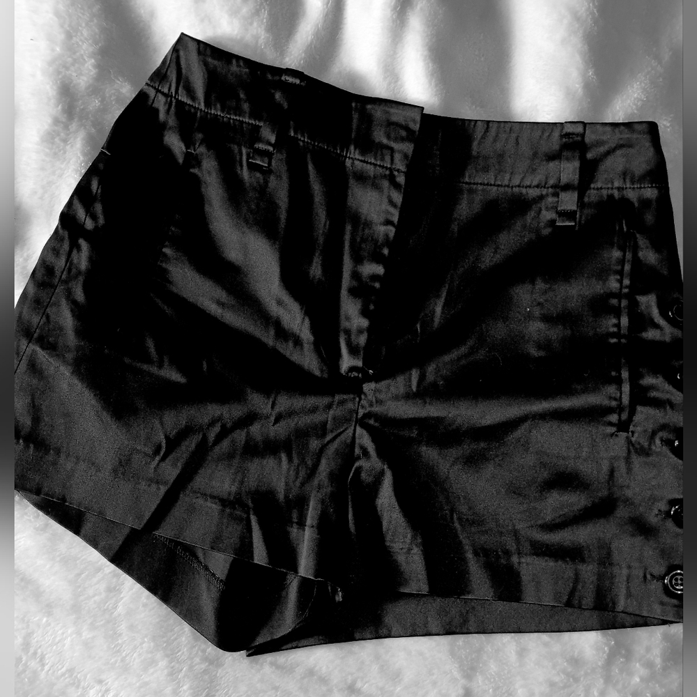 XXI Solid Black Shorts Size M